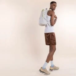 Horizn Studios Shibuya Daypack M All Black -Mode Tassen Winkel image 10471