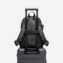 Horizn Studios Shibuya Daypack M All Black -Mode Tassen Winkel image 10477