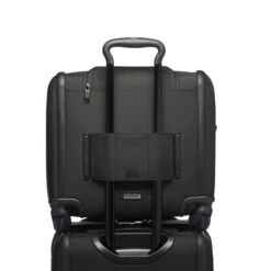 Tumi Alpha Compact 4 Wheel Brief Black II 13 Tumi Alpha Compact 4 Wheel Brief Black II -Mode Tassen Winkel image 1550