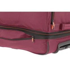 Travelite Basics Wheeled Duffle 70 Expandable Dark Red 11 Travelite Basics Wheeled Duffle 70 Expandable Dark Red -Mode Tassen Winkel image 1977