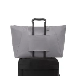 Tumi Voyageur Just In Case Tote Fog 12 Tumi Voyageur Just In Case Tote Fog -Mode Tassen Winkel image 4395