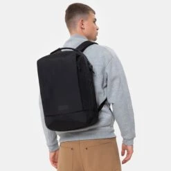 Eastpak Tecum F Cnnct F Black 11 Eastpak Tecum F Cnnct F Black -Mode Tassen Winkel image 5454