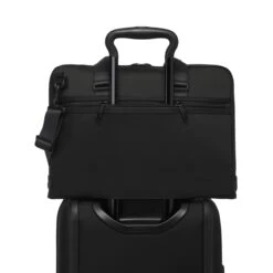Tumi Alpha Bravo Aviano Academy Brief Black 11 Tumi Alpha Bravo Aviano Academy Brief Black -Mode Tassen Winkel image 6911