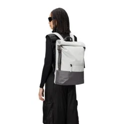 Rains Trail Rolltop Backpack W3 Ash 7 Rains Trail Rolltop Backpack W3 Ash -Mode Tassen Winkel image 8043