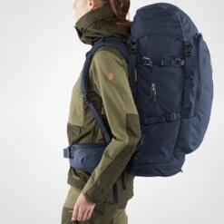 Fjallraven Keb 52 W Black/black 9 Fjallraven Keb 52 W Black/black -Mode Tassen Winkel image 8070