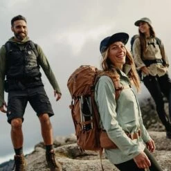 Fjallraven Kajka 35 S/M Khaki Dust -Mode Tassen Winkel image 8788