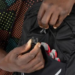 Osprey Syncro 20 Black 28 Osprey Syncro 20 Black -Mode Tassen Winkel image 9540